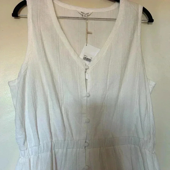 Maxi White Splendid Sleeveless Dress - Picture 3 of 6